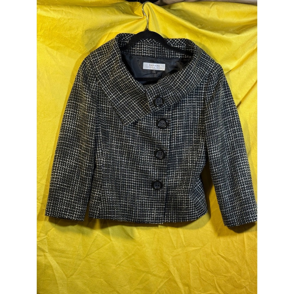 Tahari Arthur S Levine Womens Black White Tweed Portrait Collar Jacket Size 10